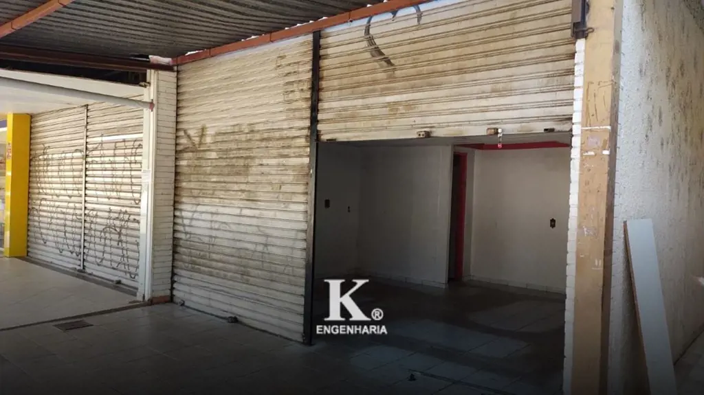 Edifício comercial de fácil acesso que possui salas comerciais, todas com banhei...