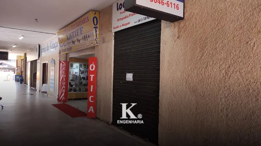 Edifício comercial de fácil acesso que possui salas comerciais, todas com banhei...