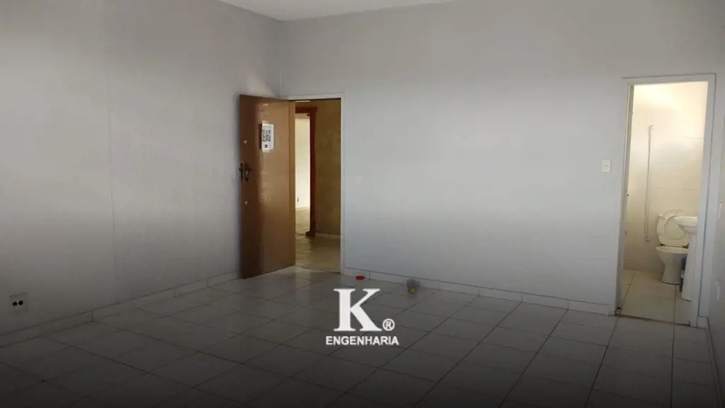 Edifício comercial de fácil acesso que possui salas comerciais, todas com banhei...