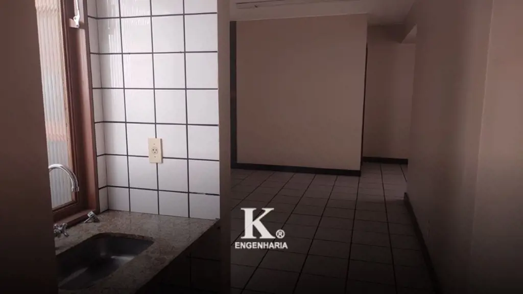Salas comerciais com áreas que variam de 28 m2 a 36 m2, todas com banheiro priva...