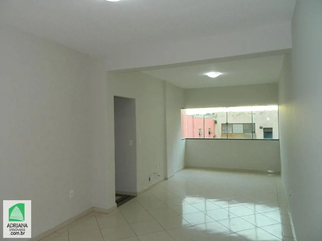 •2 quartos sendo 1 suíte •1 banheiro social • sala ampla conjugada de estar e ja...