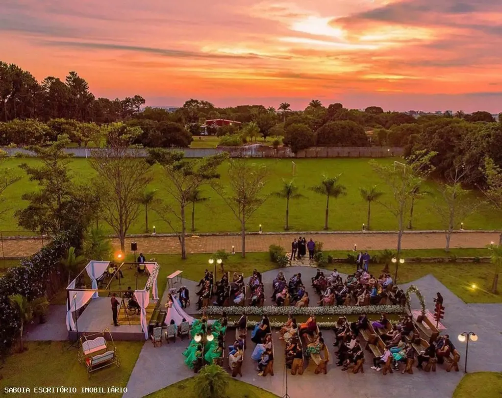 SABOIA IMOVEIS - VENDE: excelente chácara com espaço completo para eventos. Imóv...