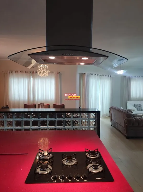 Branco imóveis vende!Excelente casa de alto padrão em Condomínio Fechado no Guar...