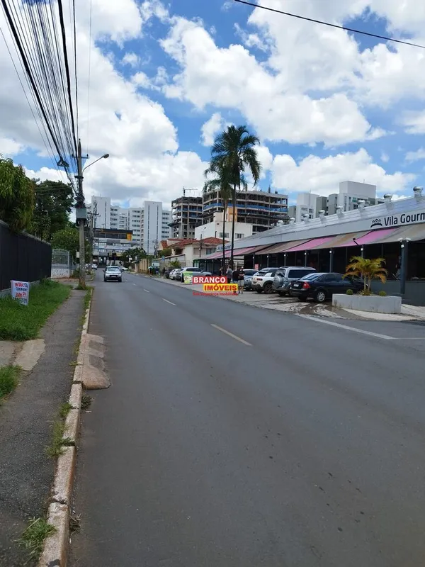 Branco Imóveis Vende - CASA MISTA COMERCIAL OU RESIDENCIAL - QE 30, área total 3...