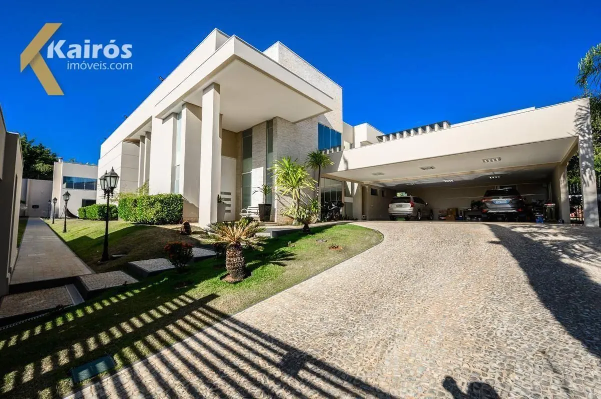 Casa com 1.538m² de área constrída, 8 suítes, nascente, reformada, lazer complet...