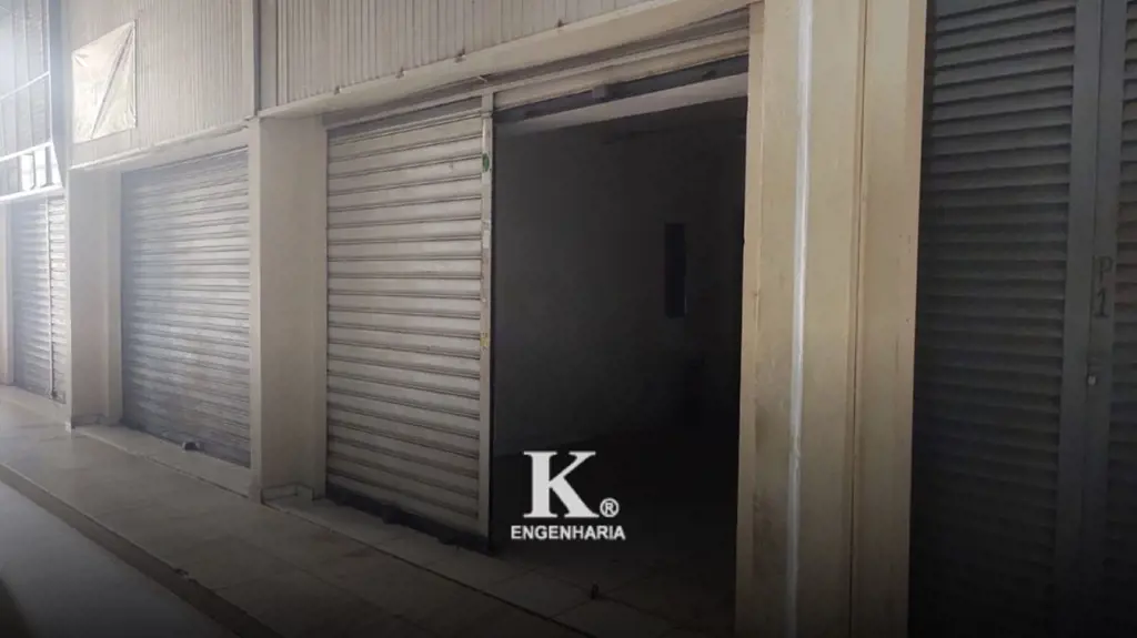 Edifício comercial com amplas salas de 40 m2 de área e banheiro privativo, local...