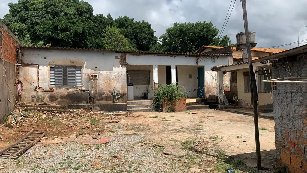 Casa em excelente localização, próximo à comércio em geral, escolas, supermercad...