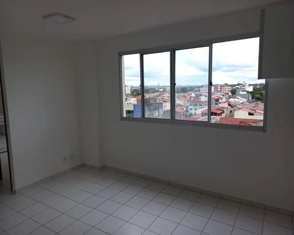 APARTAMENTO PARA LOCAÇÃO NO EDIF. RESIDENCIAL BREMEN - QS 05 - SALA- 2 QUARTOS C...