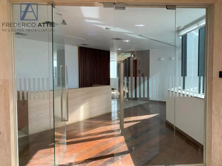 O Corporate Financial Center é um dos mais icônicos centros corporativos de Bras...