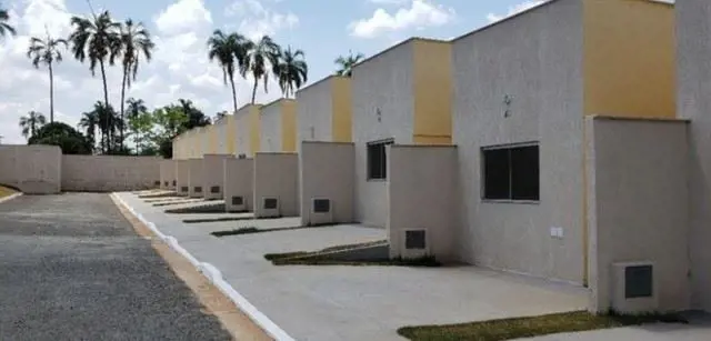 Excelente casa em condomínio, nova, recém-entregue, primeira locação! Temos a un...