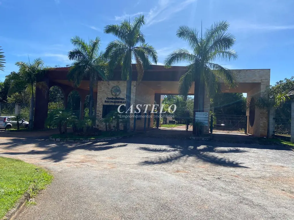 Chácara com 2.000m².Casa com 3 quartos sendo um suíte inacabada.Condomínio 400 r...