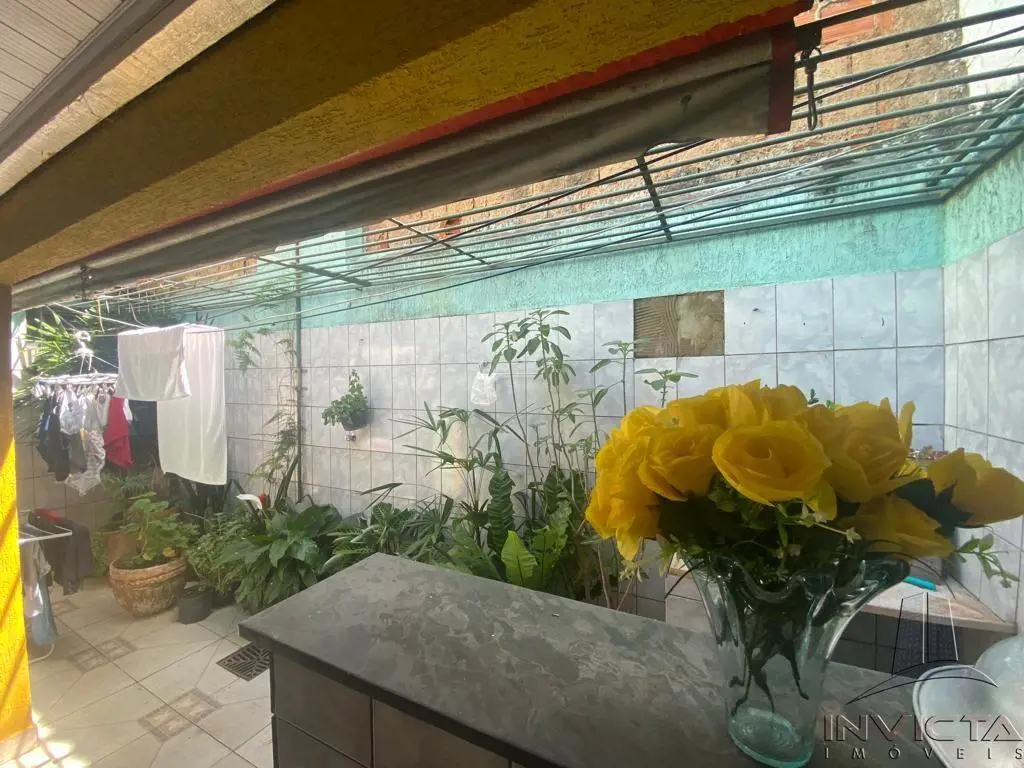 Ótima casa a venda no Riacho Fundo 1 Casa apresenta 03 quartos, sendo uma suíte....