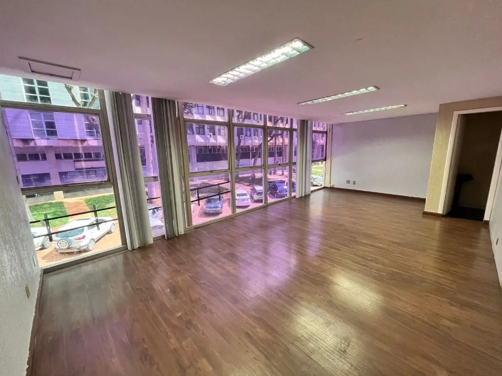 PRÉDIO DE 05 PAVIMENTOS PRÉDIO COMERCIAL - 05 Pavimentos- Salas com divisórias e...