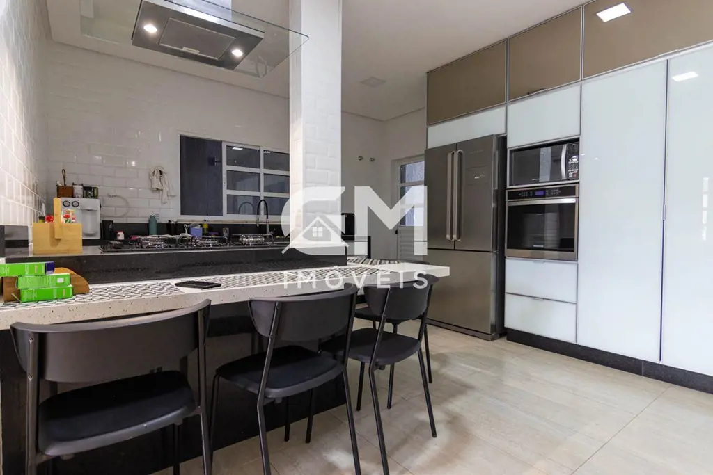 A GM Imóveis vende excelente casa na Quadra 02 de Sobradinho. O que acha de adqu...