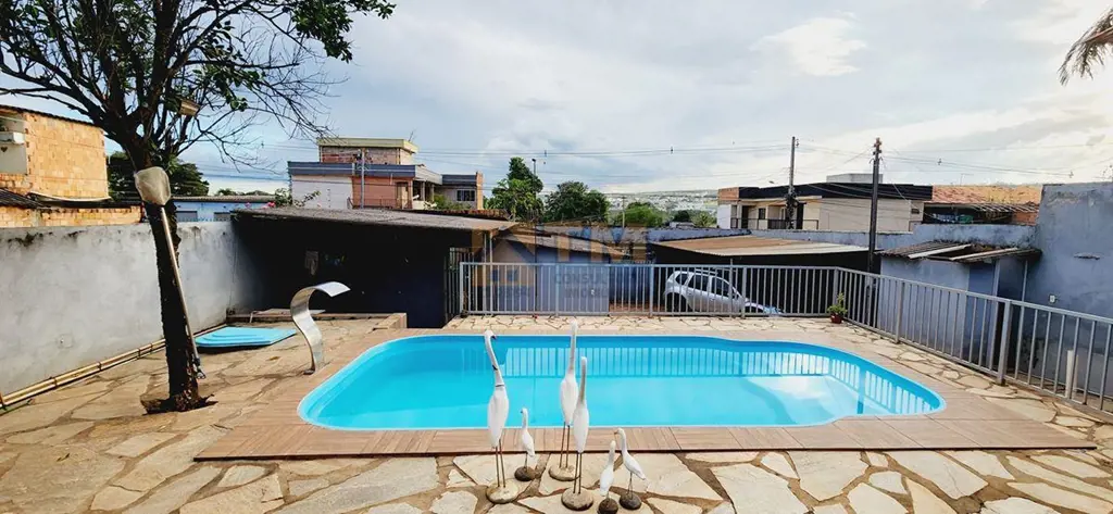 TM CONSULTORIA IMOBILIÁRIAVENDE;Excelente Casa, com 2 Quartos, Piscina, Lote Vaz...