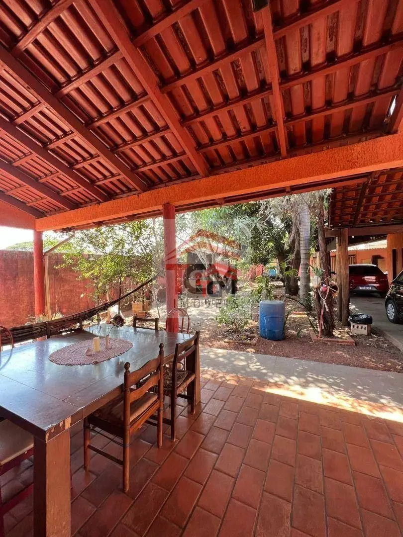 Casa Setor Santos Dumont - 3 Quartos - 1 Suíte - 2 Salas- Cozinha - Área com fog...