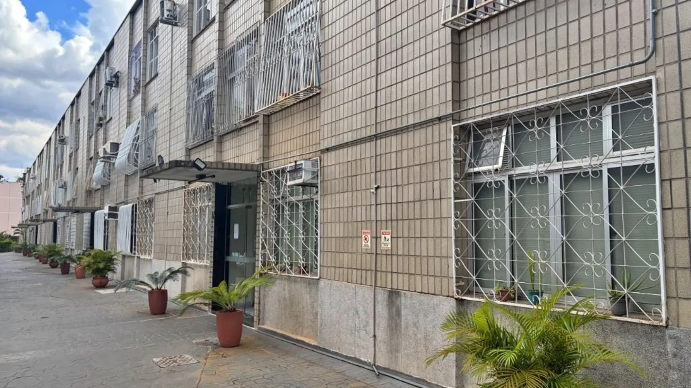APARTAMENTO MOBILIADO ASA SULENDEREÇO: SQS 410 Bloco D Entrada E - Asa Sul - Bra...