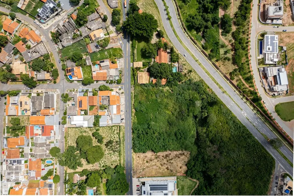 Seja dono de um terreno estrategicamente localizado na Região do Jardins Itália,...