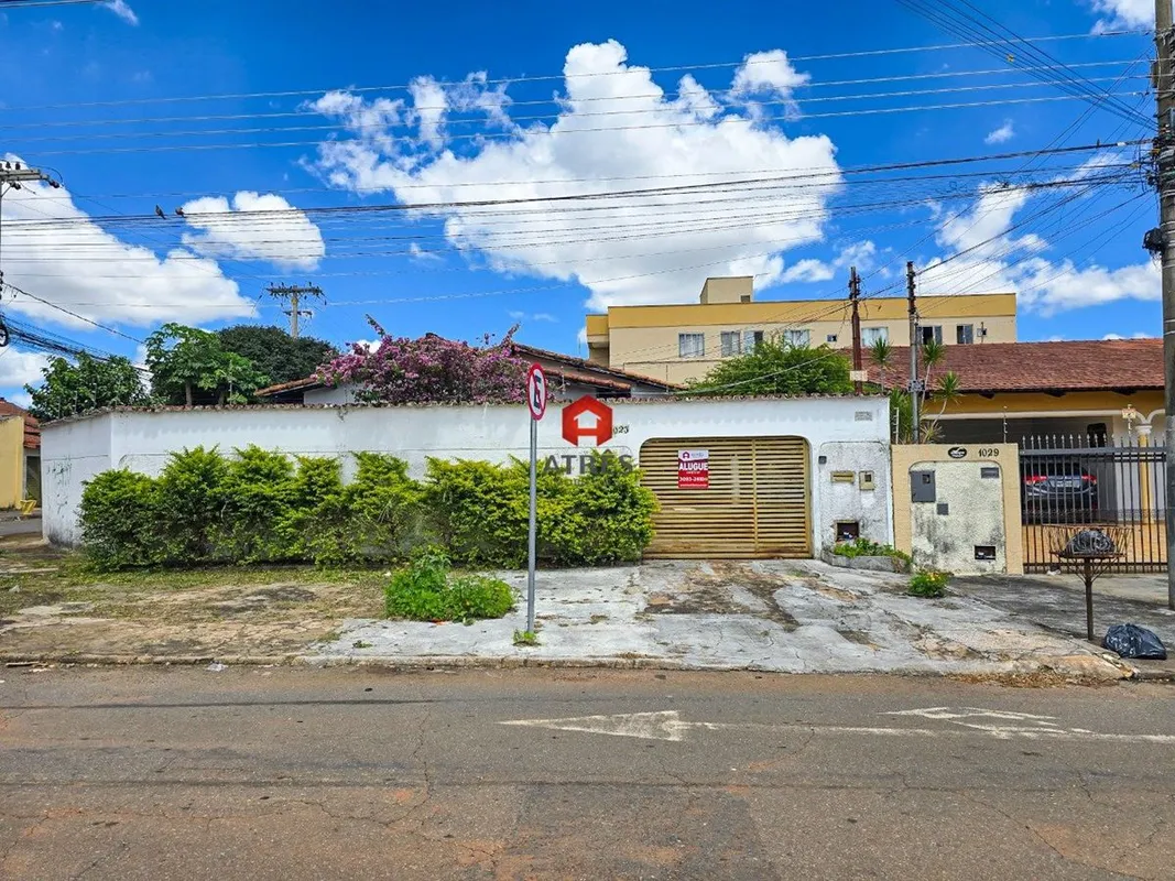 Localizada no Setor Jardim América, composta de: sala de estar/jantar, cozinha c...