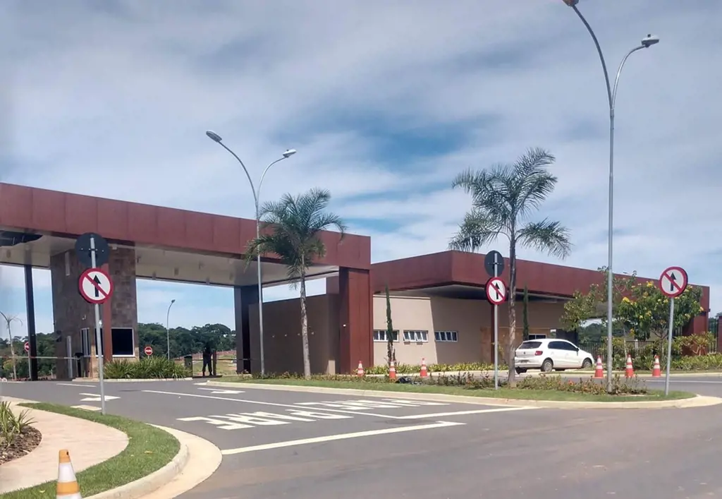 Lote em Condomínio fechado. Jardins Bolonha, Senador Canedo - com 300 metros qua...