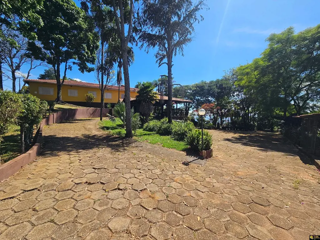 CBL VENDE COM EXCLUSIVIDADE NA RUA 13:Chácara diferenciada no Lago Oeste com vis...