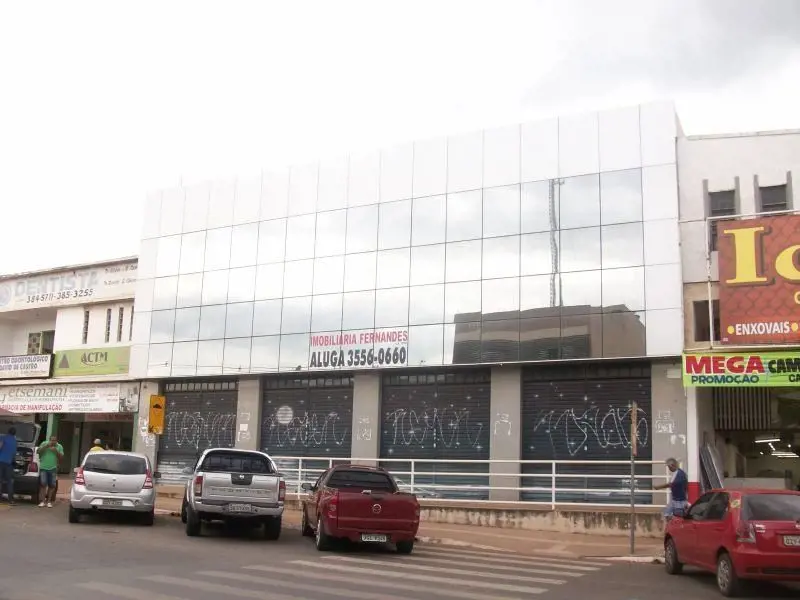 IMOBILIÁRIA FERNANDES aluga prédio (loja e sobreloja) com ótima estrutura, no qu...