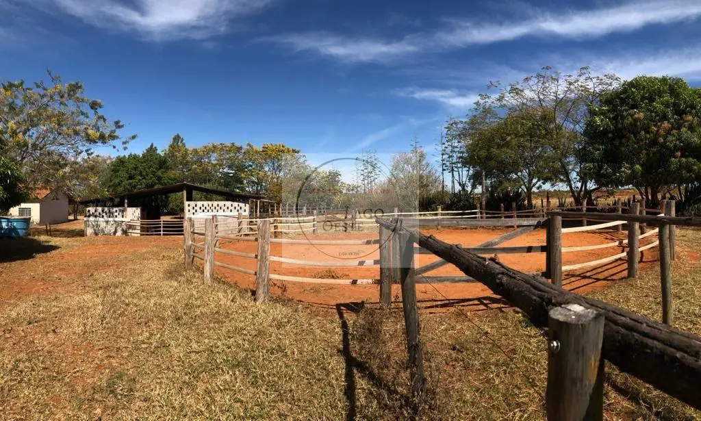 ÓTIMA CHÁCARA DE 16 HECTARES NA BEIRA DO ASFALTOOPORTUNIDADE DE INVESTIMENTOCHÁC...