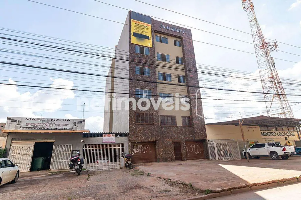 Prédio comercial - QNN 19Empreendimento pronto e novo com a oportunidade de dese...