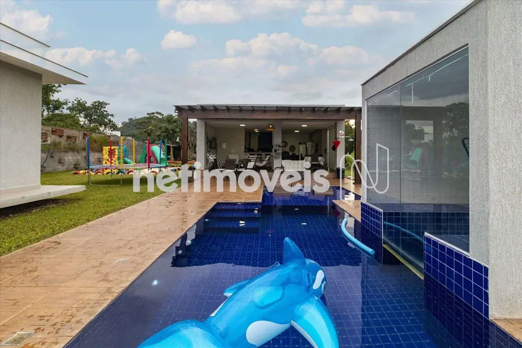 Casa recém construída , com 4 suítes , térrea , piscina aquecida , sauna molhada...