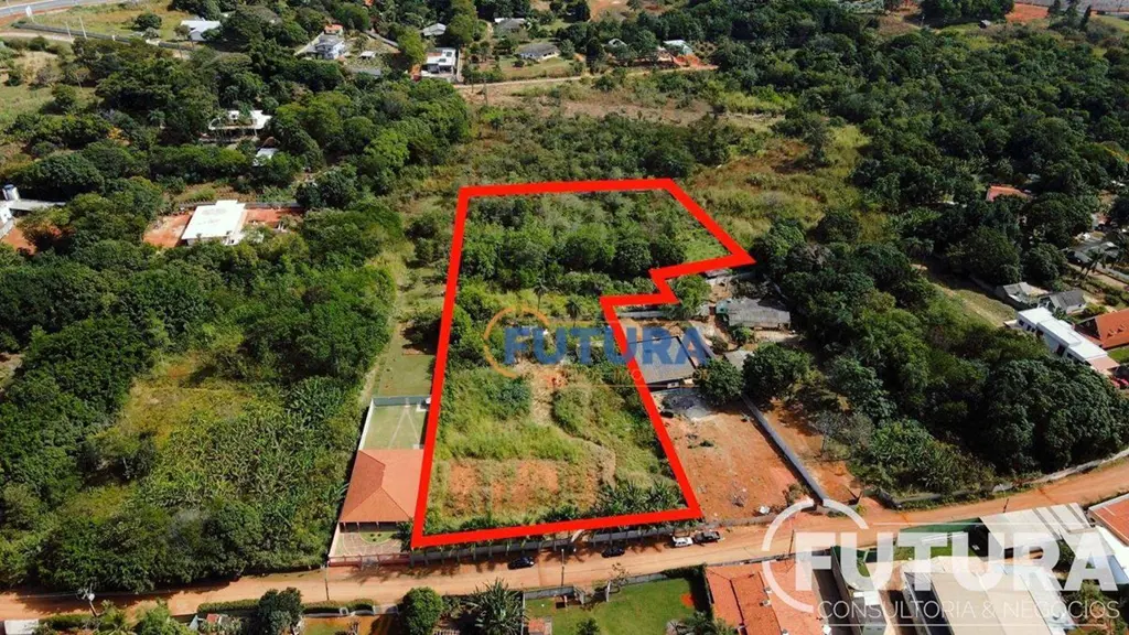 A FUTURA NEGÓCIOS IMOBILIÁRIOS disponibiliza para VENDA: Excelente terreno com 1...