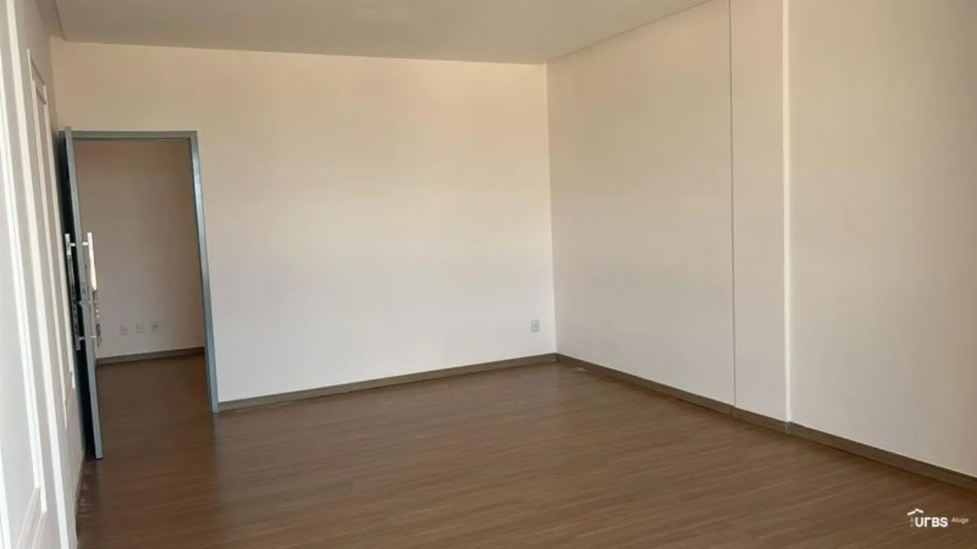 Sala comercial, Centro -TrindadeSão 35,46m2 com banheiro privativo.Nas proximida...