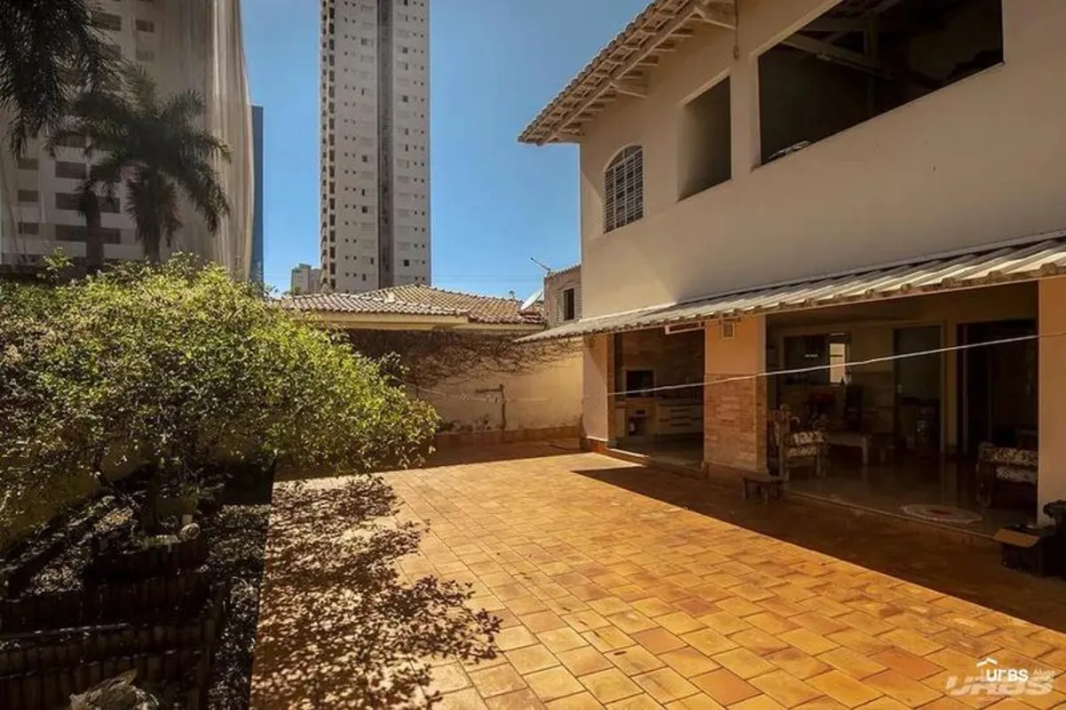 Sobrado espetacular!Conta com 4 quartos (2 sendo suítes e 1 possuindo varanda), ...