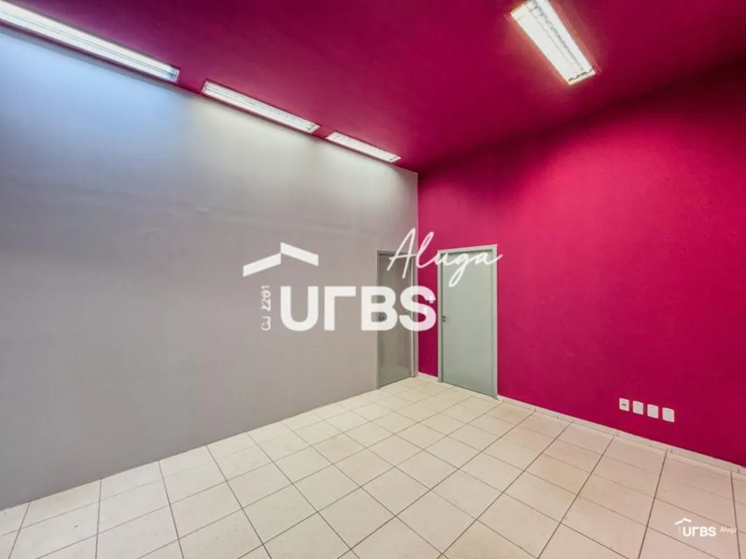 Loja comercial - Conjunto Habitacional Jardim SabiáLoja com 105,85 m² de área, c...