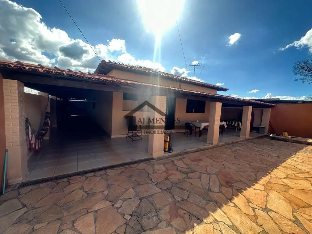 AJ MENDES IMOBILIÁRIA VENDE EXCELENTE CASA NO CONDOMINIO SERRA AZUL - SOBRADINHO...