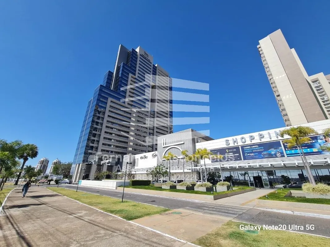 - Venha para a mais moderna e poderosa localização comercial de Águas Claras; - ...