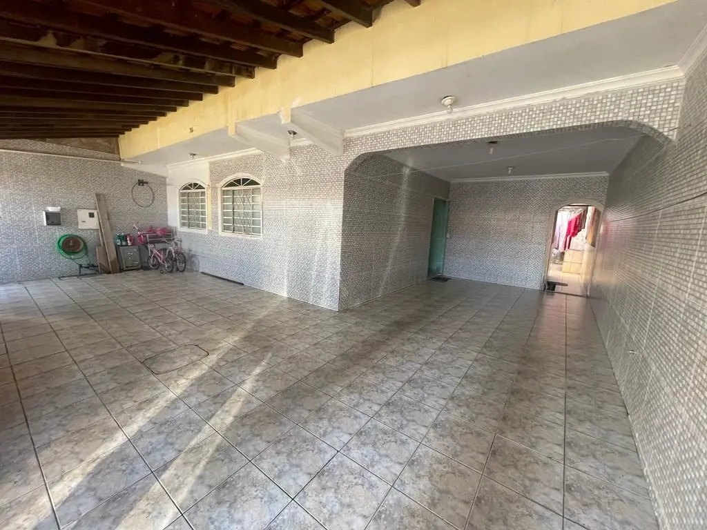 Situada eum uma das melhores quadras de samambaia sum na 310próximo a todo tipo ...