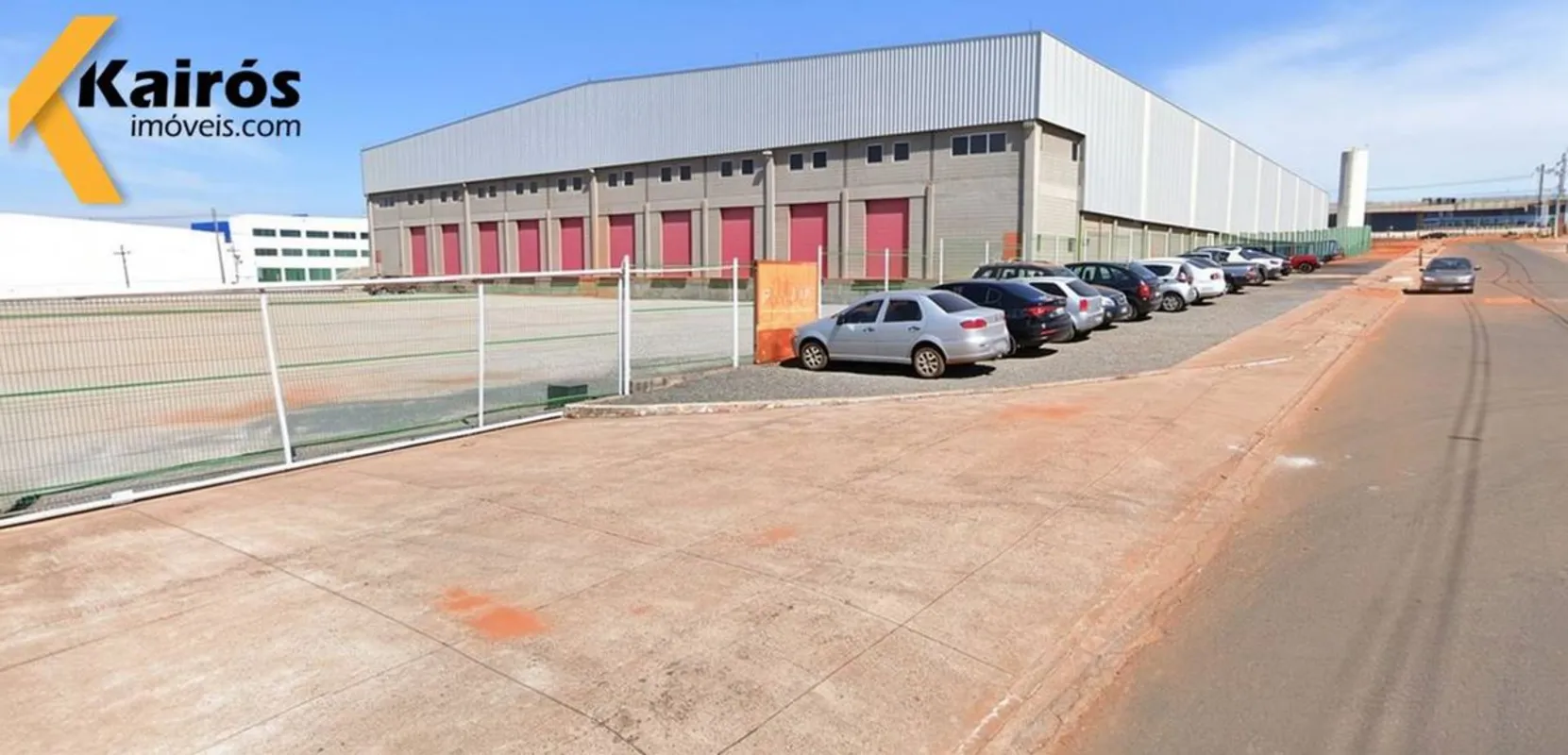Galpão classe A com área bruta locável (ABL) de 7.257,72 m², sendo 6.749,94 m² d...