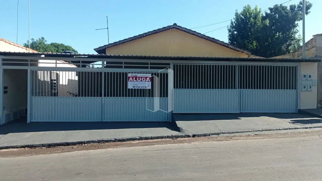 Alugo casa de 2/4 com garagem no Vila Galvão - Senador Canedo!Se você está em bu...