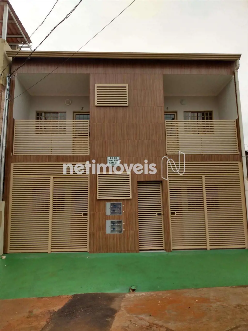 Kitinete superior de 01 quarto, sala, cozinha com armário, 01 banheiro social e ...