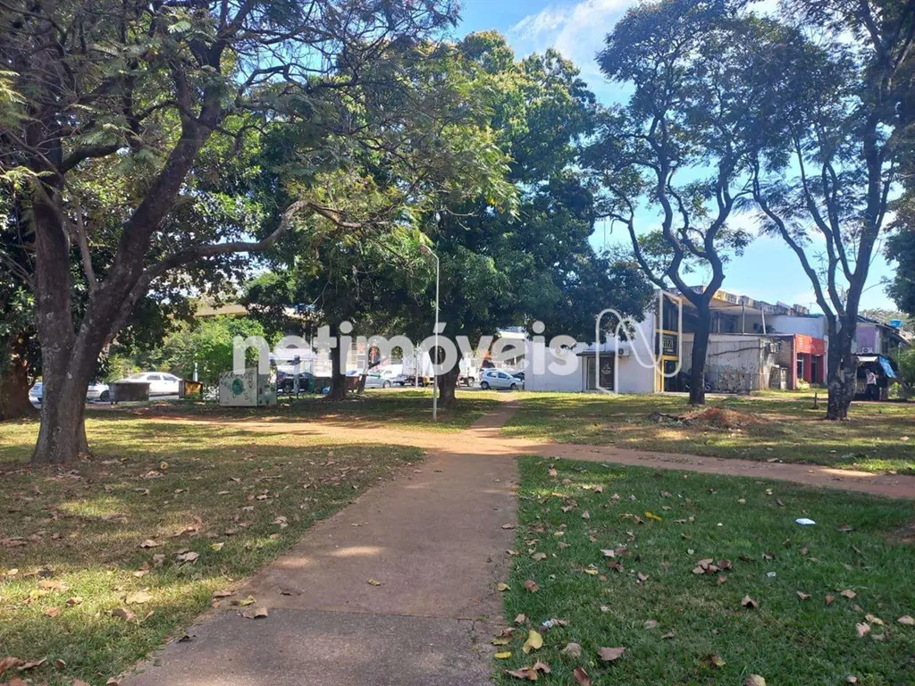 Raridade!!! Lote comercial com 320m2 de área total, localizado na comercial da 2...