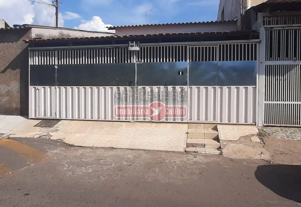 .Excelente casa , ótima localização .Quadra próximo ao cartório , supermercado T...