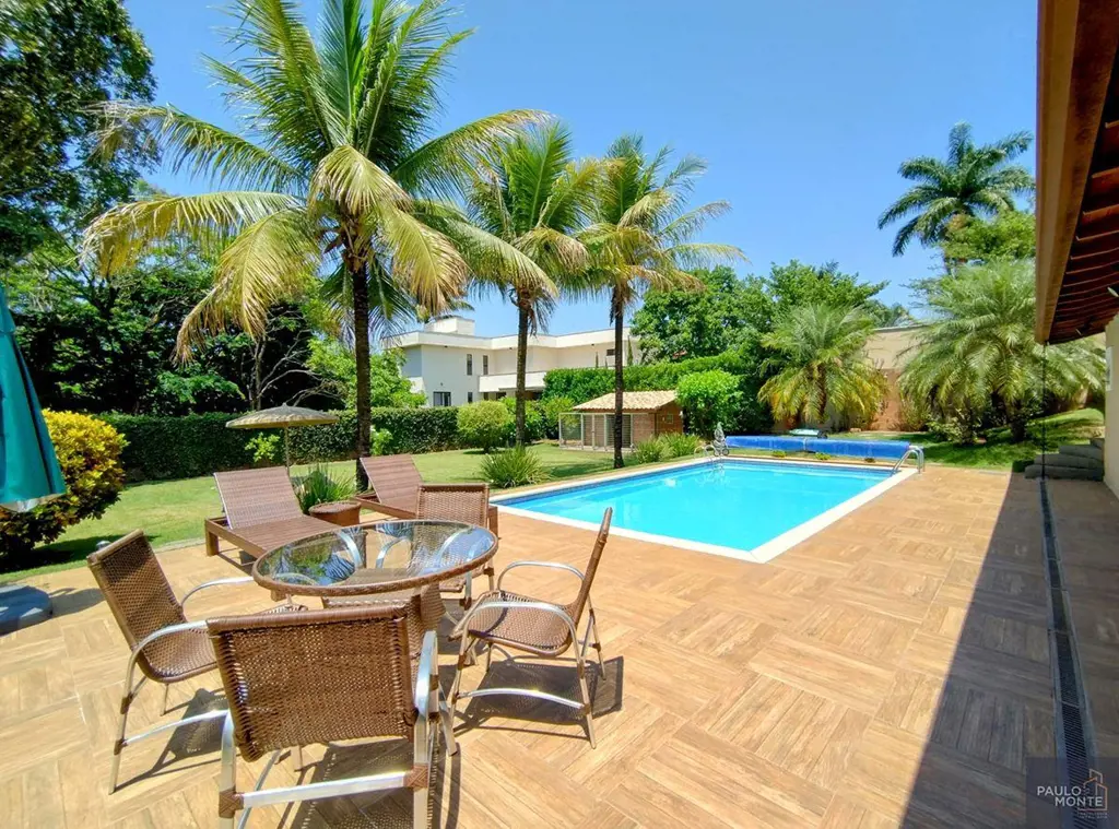 Descubra um refúgio de conforto e sofisticação na Casa Condomínio no SMLN MI Tre...