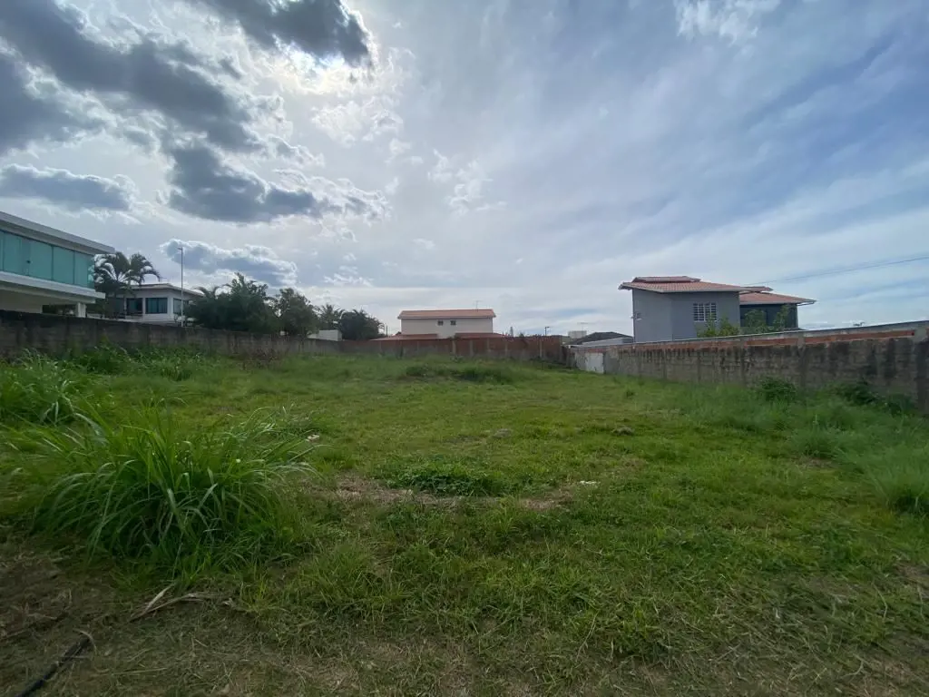  Lote exclusivo de 1000m2 no condomínio Solar de Athenas, no Grande Colorado.Des...