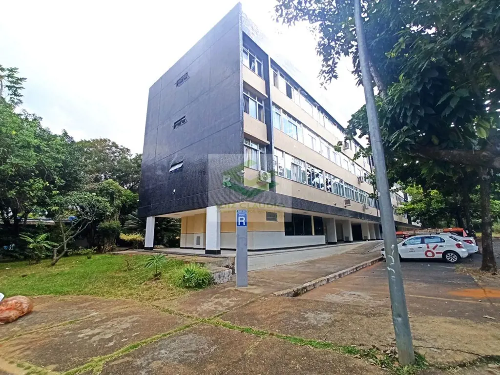 Confortável apartamento de 1 dormitório na SQS 404 Bloco R, ASA SUL, Brasília, D...