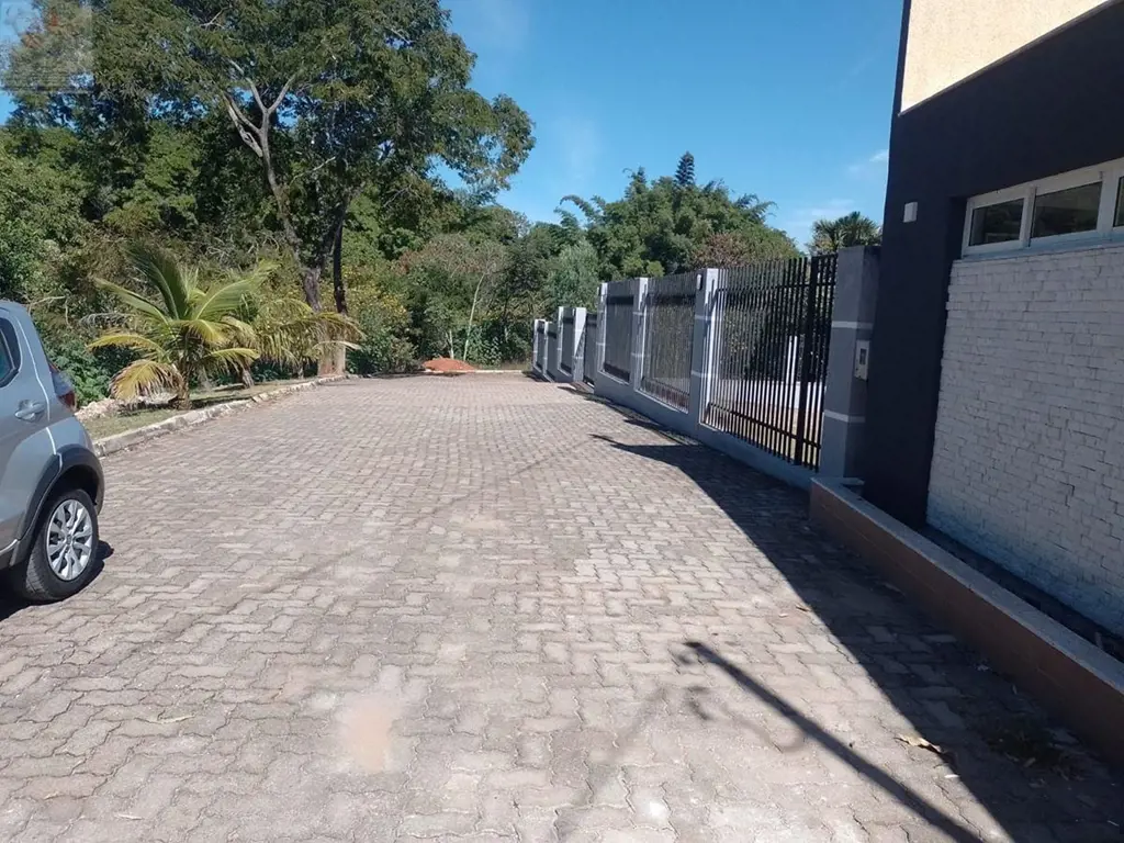 Vende-se uma ótima casa em um lindo condomínio no Setor IAPI - Guará II, DF, bem...