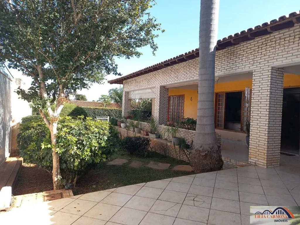 CASA TÉRREA à VENDA! LAGO SUL! CONDOMÍNIO à BEIRA LAGO, ao lado do Parque Ecológ...