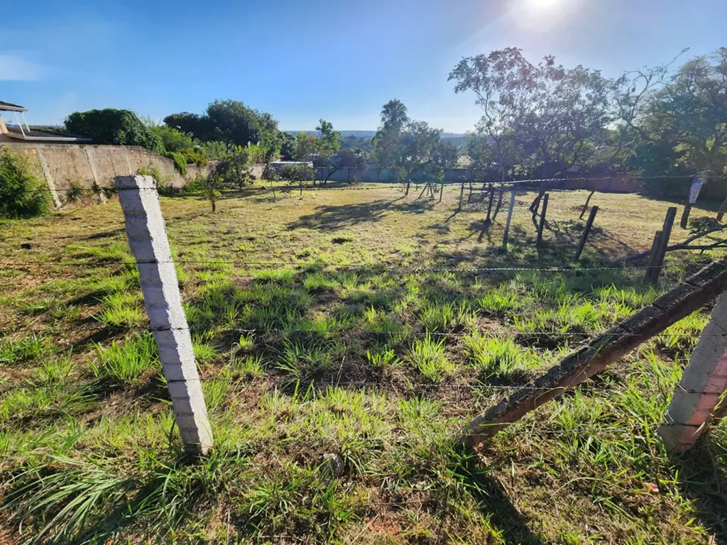 EXCELENTE CONDOMÍNIO! OPORTUNIDADE! - 1.000m2 JÁ CERCADO E LIMPO;- DISTÂNCIA DE ...