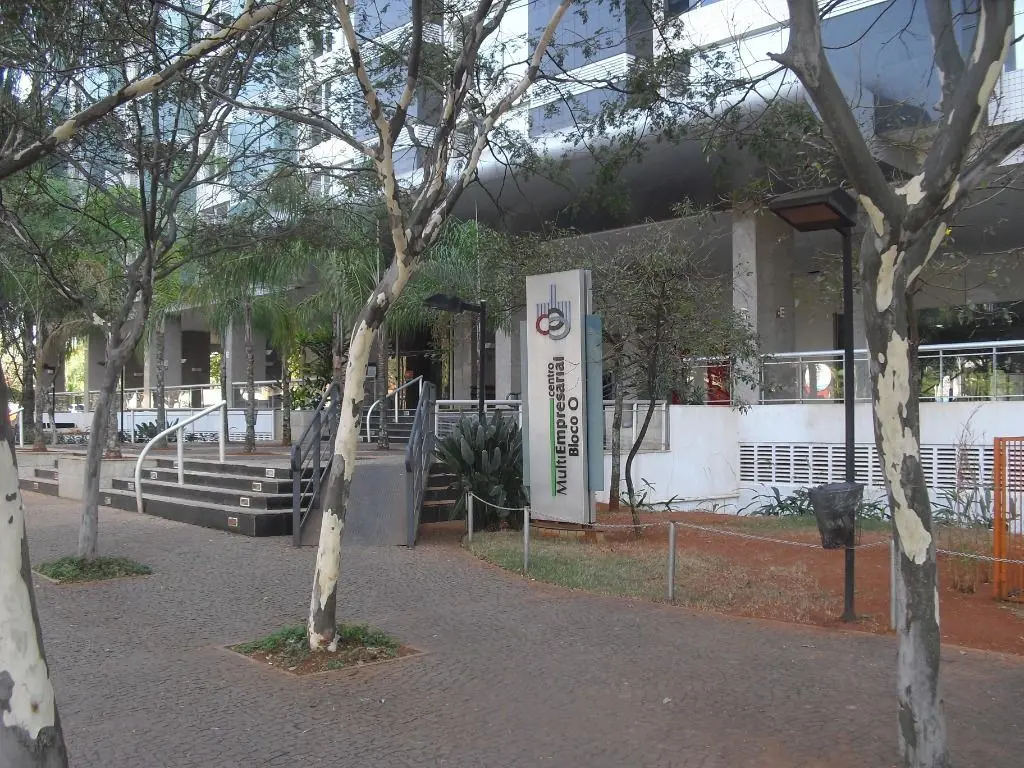 O espaço perfeito para o seu negócio está aqui!Excelente sala comercial à venda ...