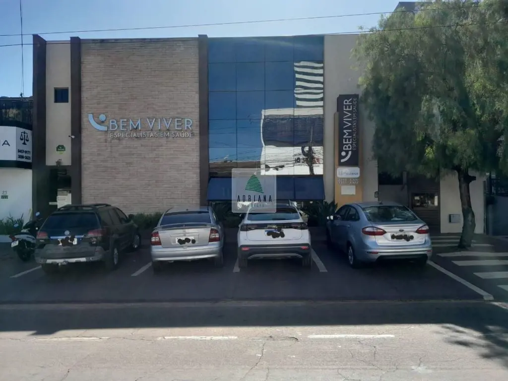 sala consultório , bem dimensionadas, ótima iluminação e ventilação , com lavató...