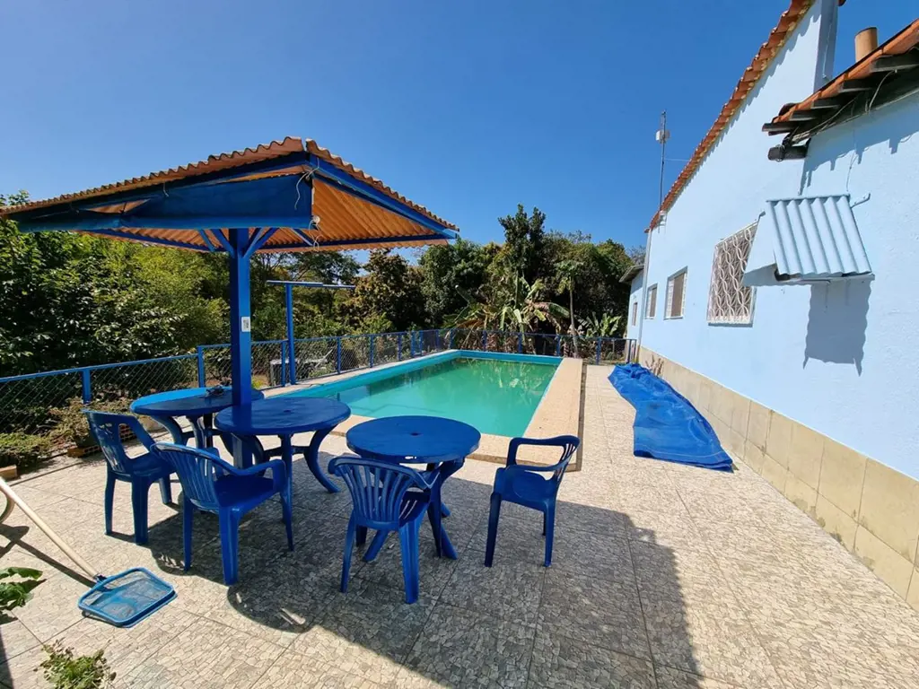 EXCELENTE CHÁCARA COM 4,84 HECTARES, COM CASA GRANDE E BEM DIVIDIDA, COM ÓTIMA A...